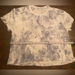 Lululemon Train to Be Short Sleeve *Shobori Size Medium